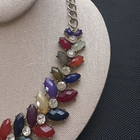 Multicolor Rhinestone Statement Necklace 18‎ in + 2 in Ext. - Picture 7 of 8
